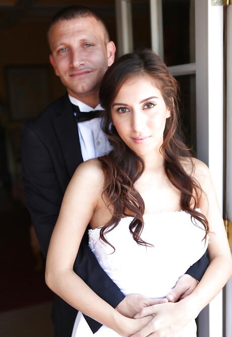 Gracile american teen April Oneil in skirt showing her beauty outside